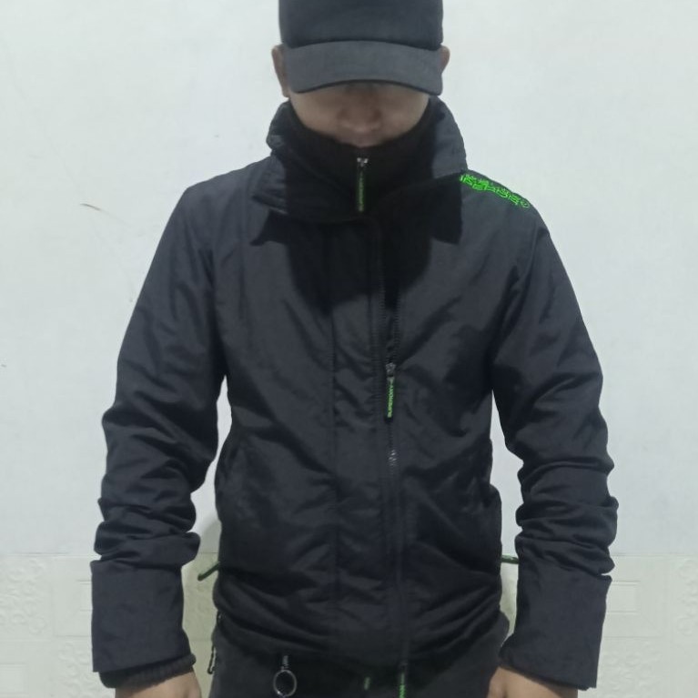 Jaket wincheater Superdry
