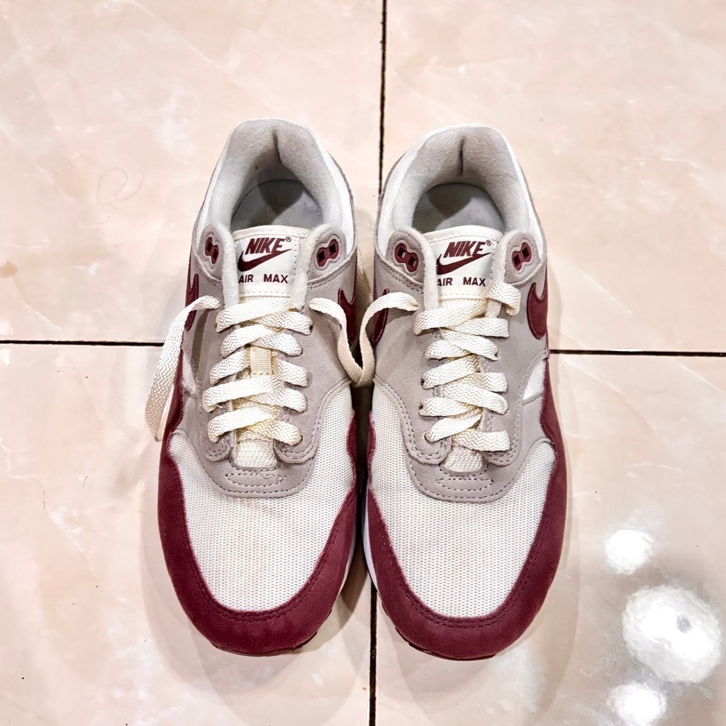 Preloved Nike Air Max Burgundy & Skecher D’lites