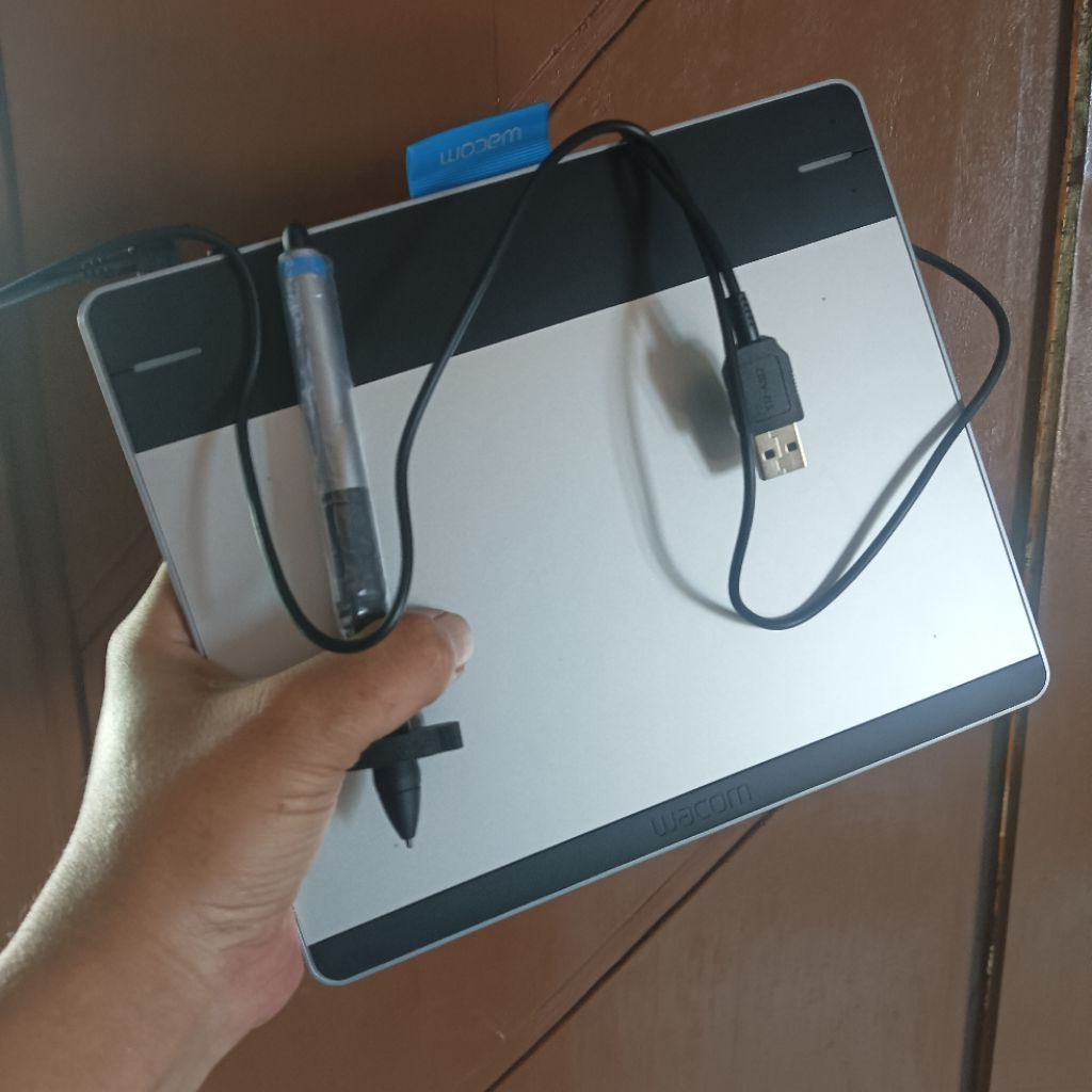 Pentab Wacom Intuos CTH-480 Small  Creative Pen & Touch Windows Mac PC Drawing Tablet