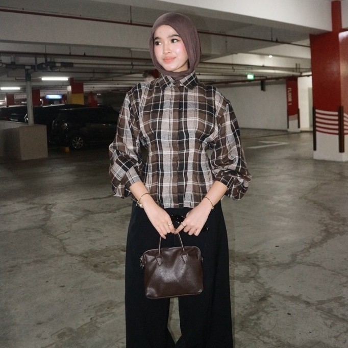 Kaluna Balloon Plaid Blouse | Fitted Blouse