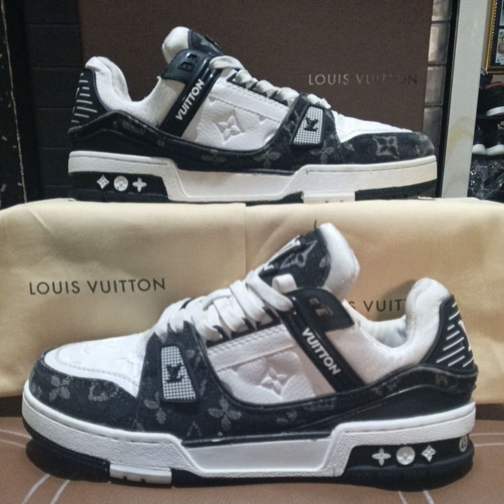sepatu sneaker LV trainer 41/42