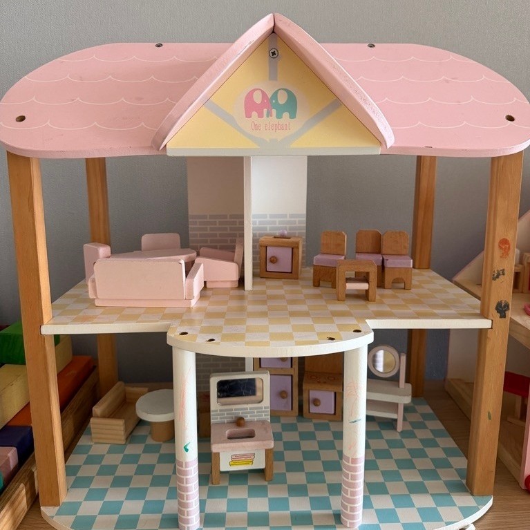 Wooden Doll House Miniature