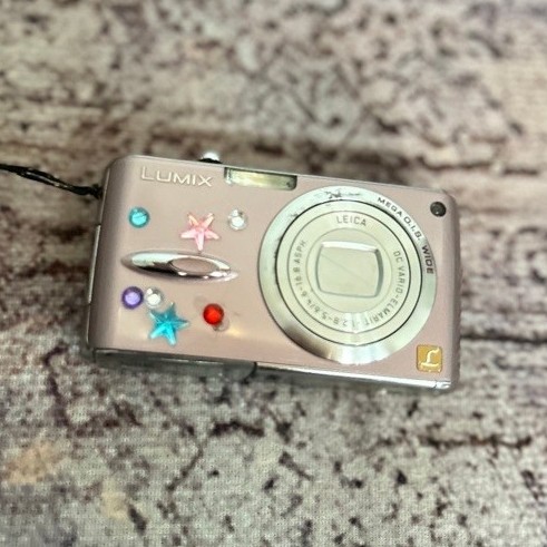 CAMERA DIGITAL CAMDIG - LEICA LUMIX PINK - OLD CAMERA POCKET