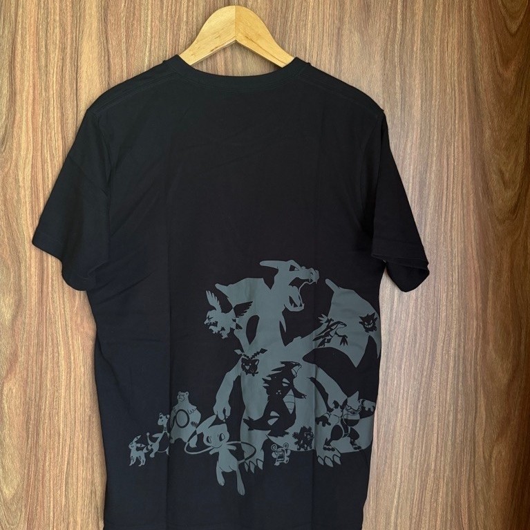 Baju Kaos Uniqlo Collab Anime Pokemon Pekat Seperti Baru Second