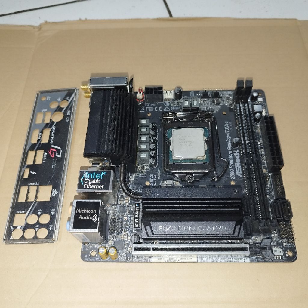 Mobo ASRock Z390 phantom gaming-iTX/AC minus