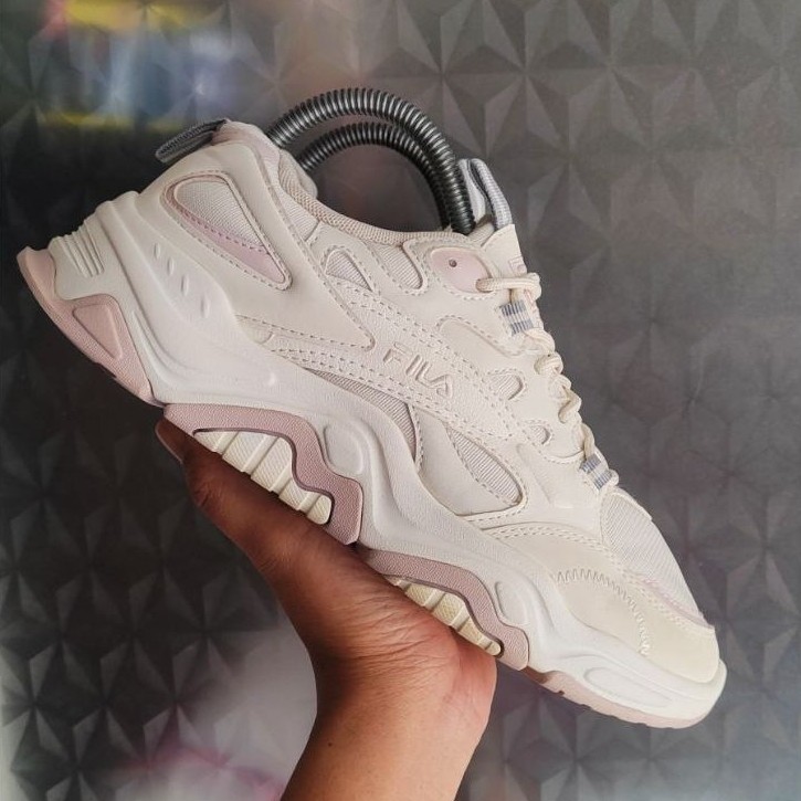 sepatu Fila SZ 39 second bekas preloved