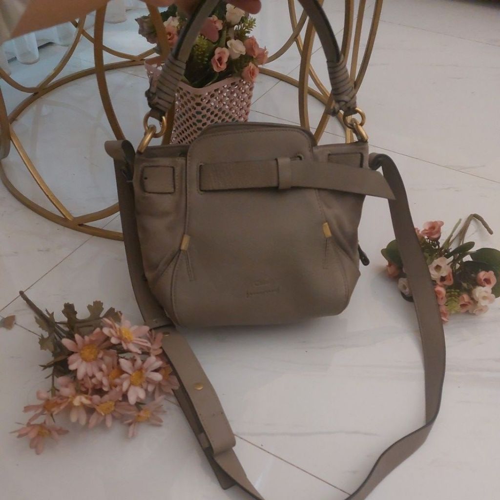 Tas Preloved Sling Chloe (khaki)
