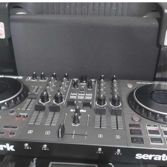 Numark NS4FX DJ Controller 4 Deck