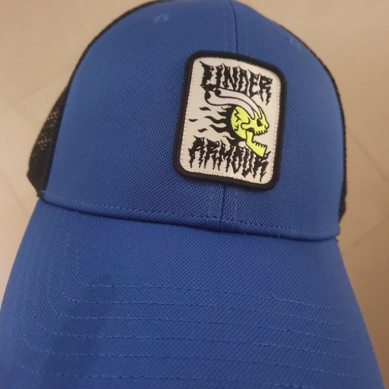 Topi Under Armour Trucker Original kondisi mulus pemakaian pribadi