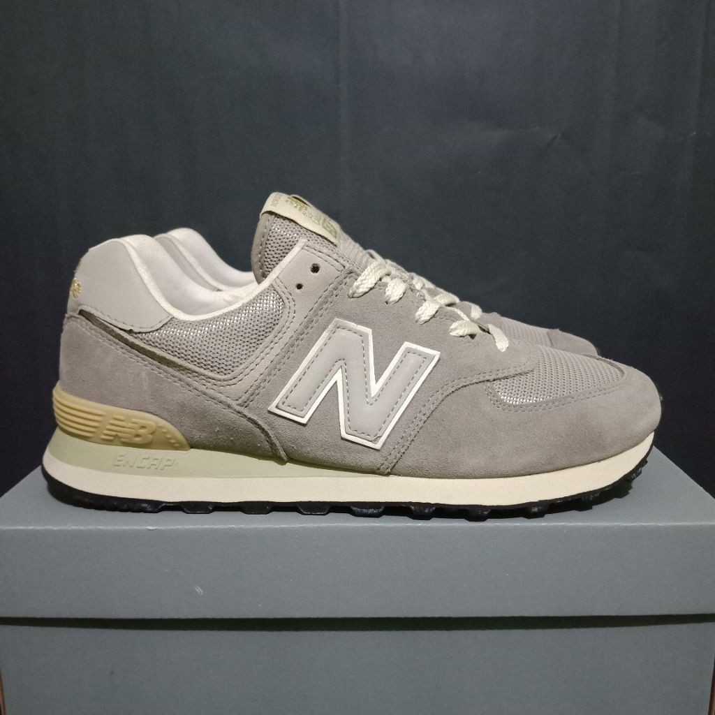 Sepatu Sneakers Casual NB 574 Classic Grey Original