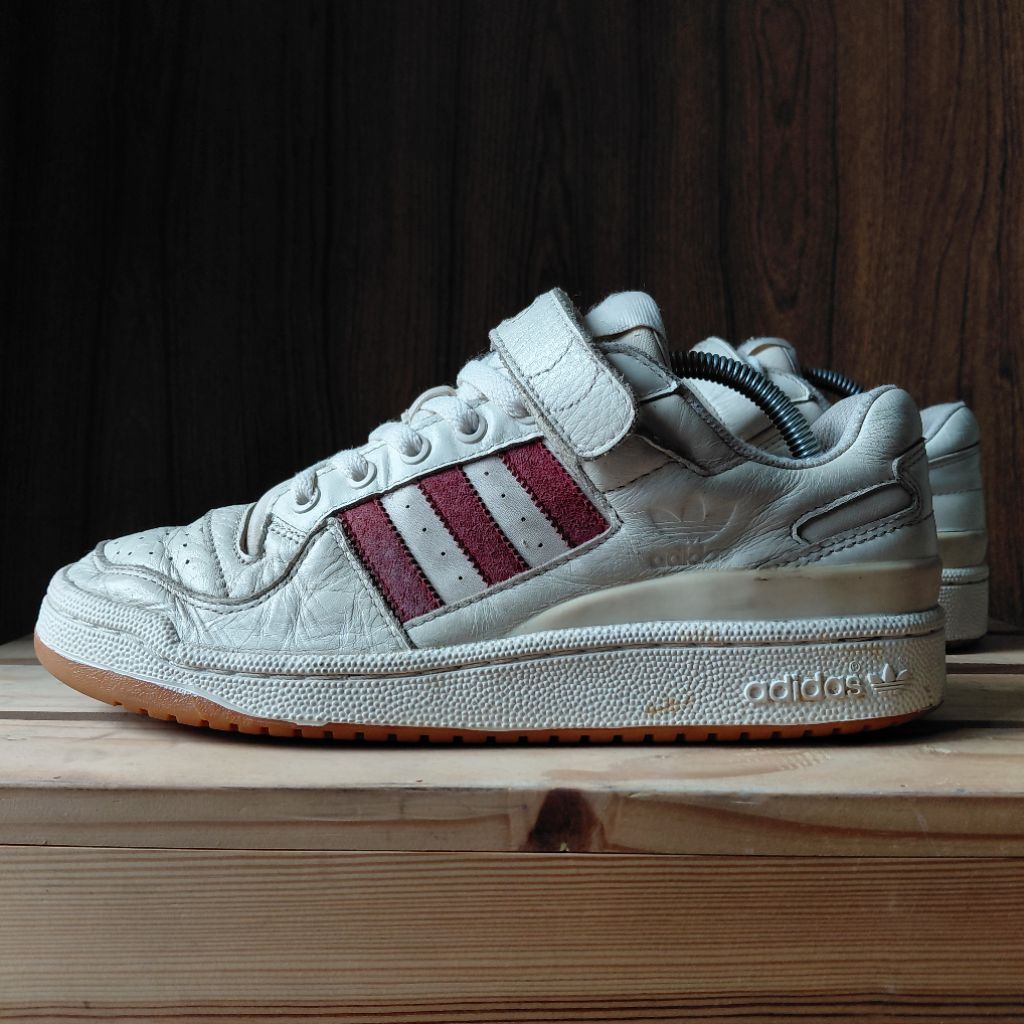 Size 42/265 | Sepatu Adidas Forum Low White Red Gum | Sport Sneakers, Casual | Second Preloved 2nd O