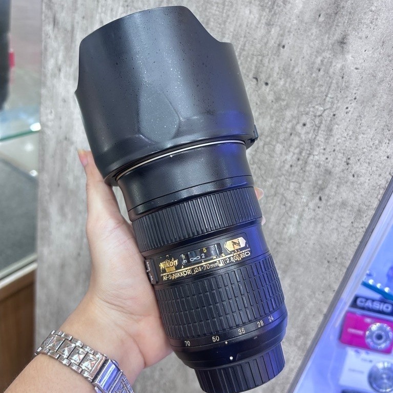 Lensa Nikon 24-70mm nano