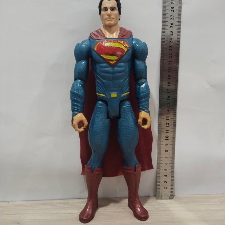 mainan action figure SUPERMAN henry cavill gede berotot