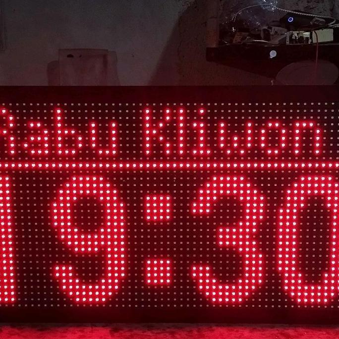 Ready jam dinding digital running text 70x40cm