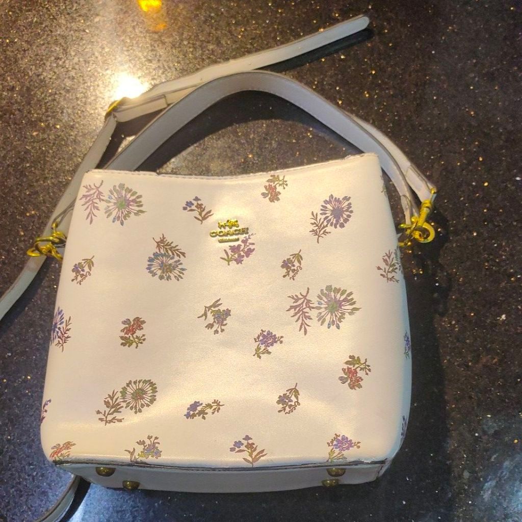 Tas selempang wanita Coach motif bunga putih dengan tali panjang (preloved)