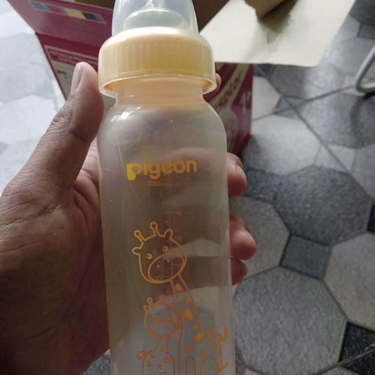 Botol Susu 240ml Preloved Pigeon Dot Baru