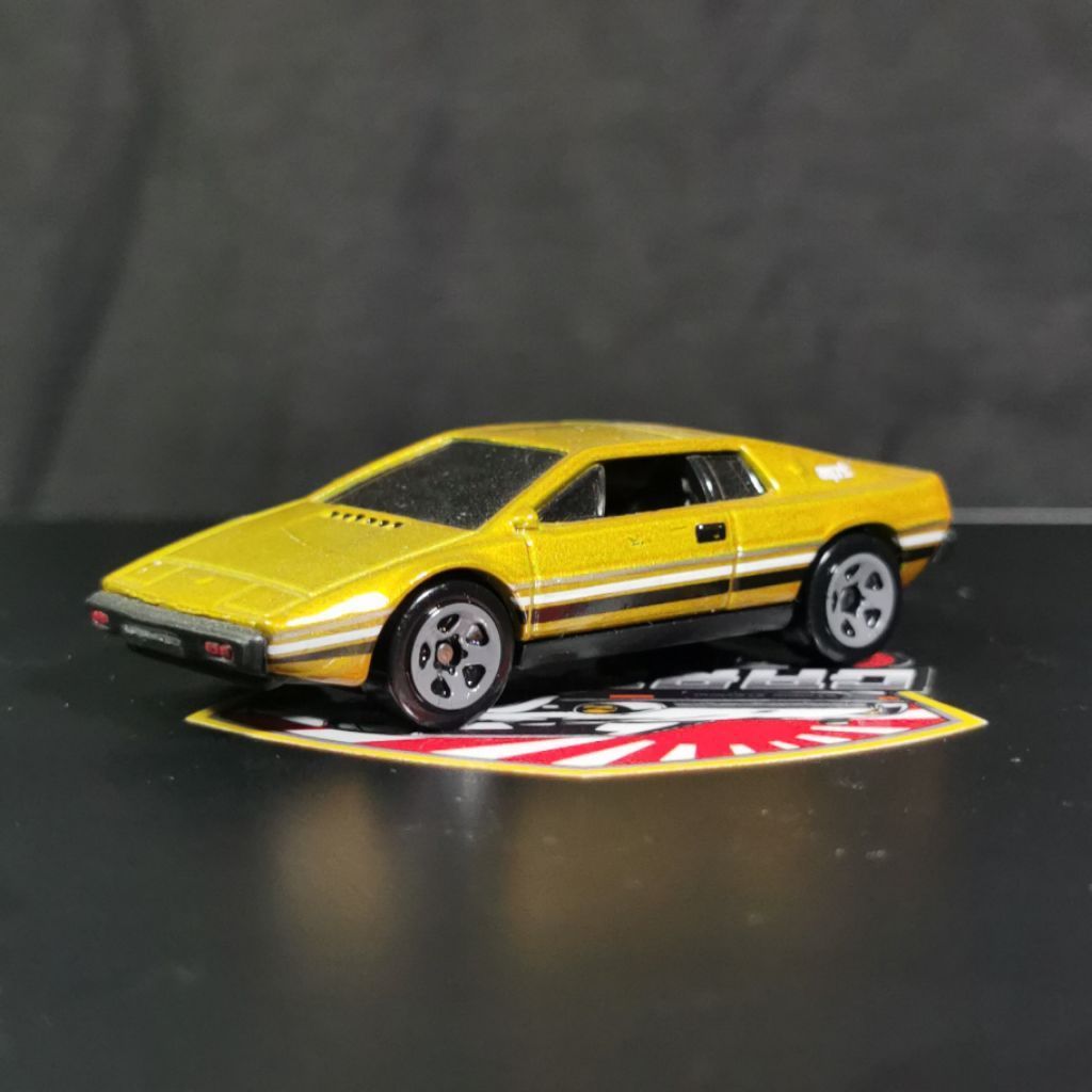Hotwheels Lotus Esprit S1 Gold
