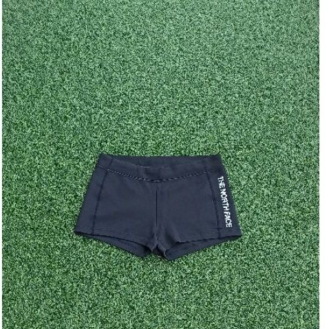 celana pendek tnf