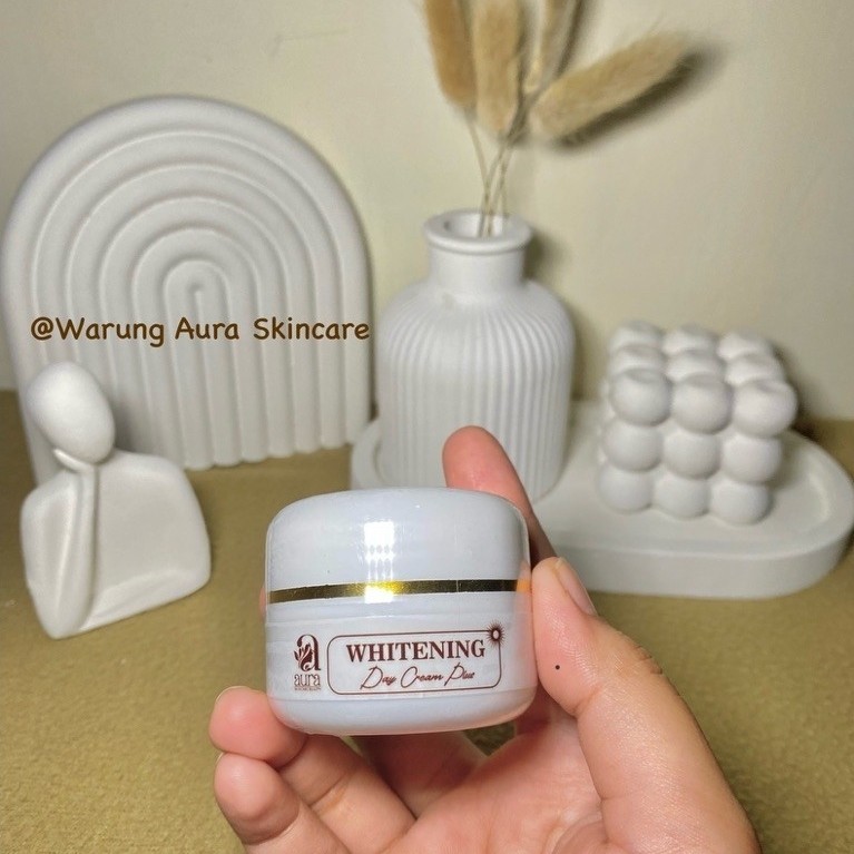 DAY CREAM PLUS WHITENING by AURA SKINCARE