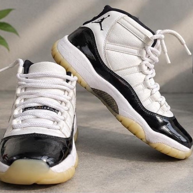 PRELOVED SEPATU ANAK NIKE AIR JORDAN RETRO 11 (GS) EUR 39 / 24,5 cm KONDISI SESUAI FOTO KELENGKAPAN 