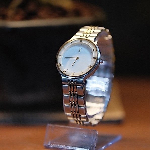 Vintage Citizen x YLS White Dial Swiss Made Lady Quartz Original Japan Made