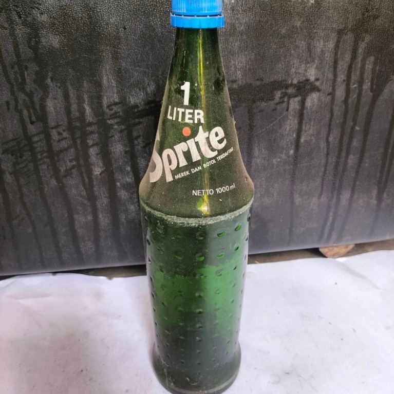 Botol Kaca Sprite 1 Liter Jadul / Botol Kaca Bekas Unik untuk Dekorasi & Koleksi
