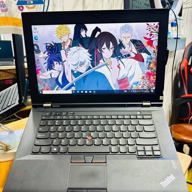Lenovo ThinkPad L430. core i5 gen 3. ram 8/256GB SSD. normal
