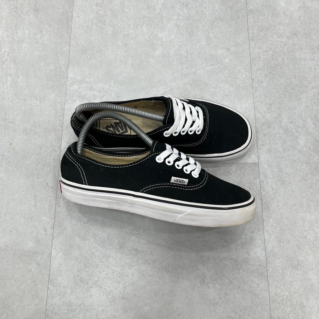 [ Size 39 ] Vans Authentic Black White