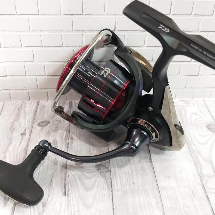 Reel Daiwa FUEGO LT 3000D-C