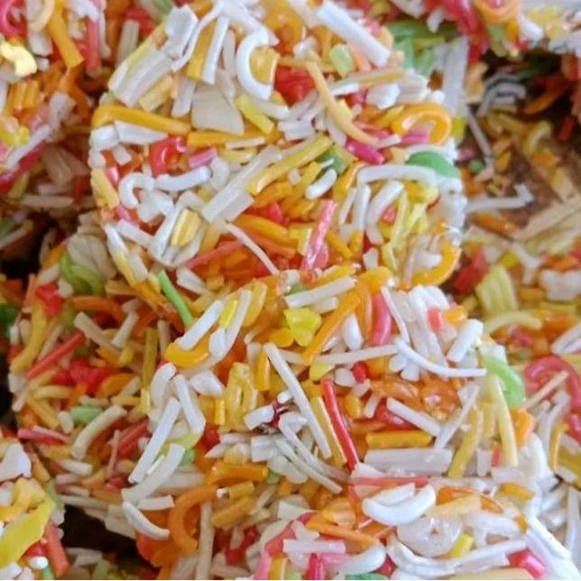 

Kerupuk Grandong Rasa Bawang 1 Kg 1 Kg Kerupuk Grandong Mentah Cemilan Camilan Krupuk Goreng Kering