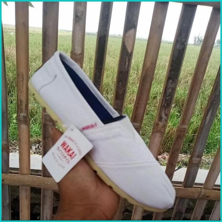Slip-On/Slip-On Pria/Slip-On Wanita/Wakai/Wakai Putih Polos/Wakai Pria/Wakai Wanita New Produk