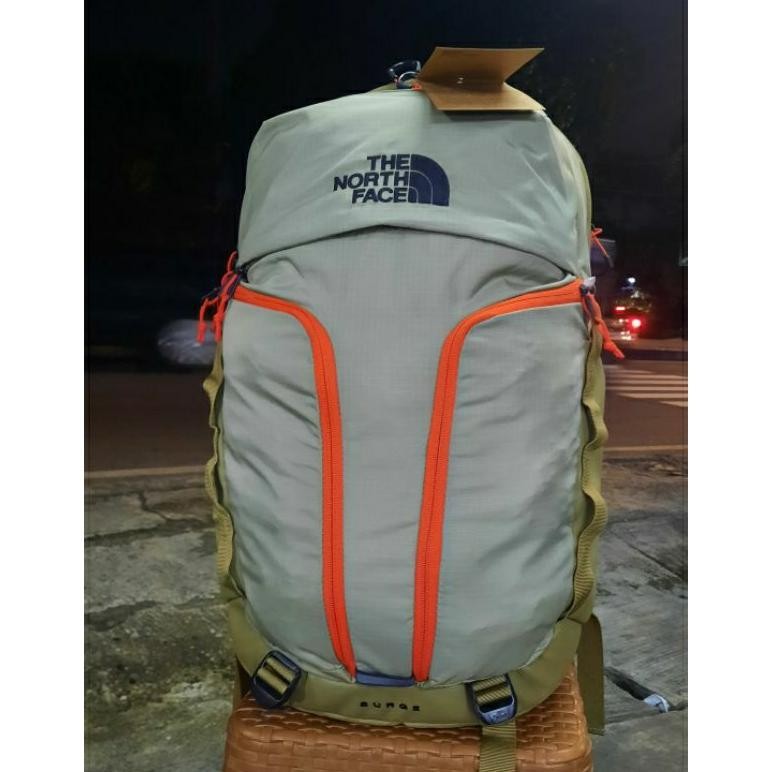 The North Face Men'S Surge Backpack Cedar Lava Red Tas Hiking Trekking Traveling Original