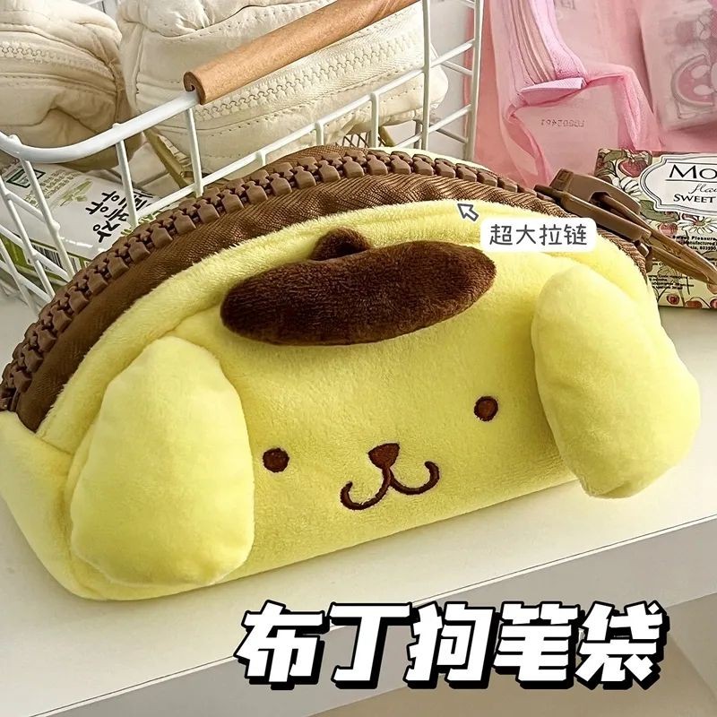 

Tas Penyimpanan Plush Anjing Puding Kartun Kapasitas Besar Kotak Pensil Alat Tulis Meja