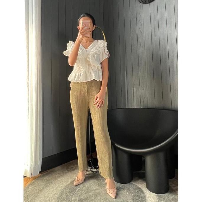 

De16 >> Pencil Lidi / Model Pencil, Plisket Lidi / 020