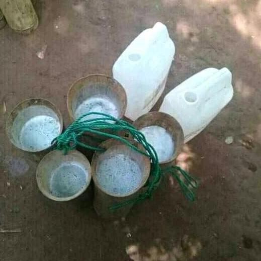 

Toak Khas Tuban Paket Puass Isi 4,5 Liter(PluruhBatu Ginjal Alami)