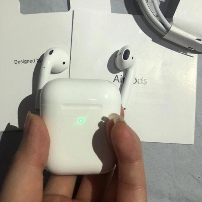 TERBARU - Apple Airpods 2 with Charging Case Second Original