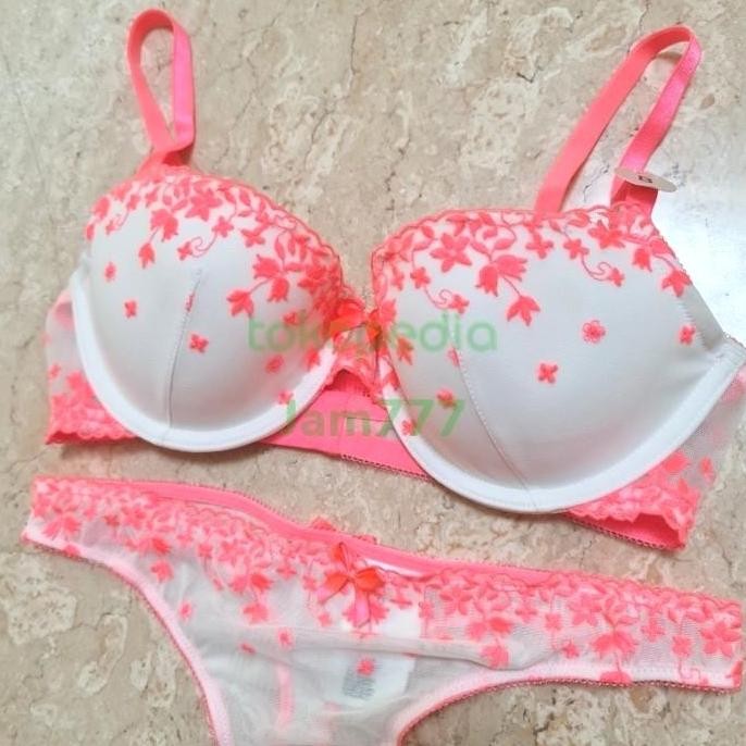 BRA SET H&M THONG G STRING SEXY (BH VS VICTORIA'S SECRET LA SENZA HNM