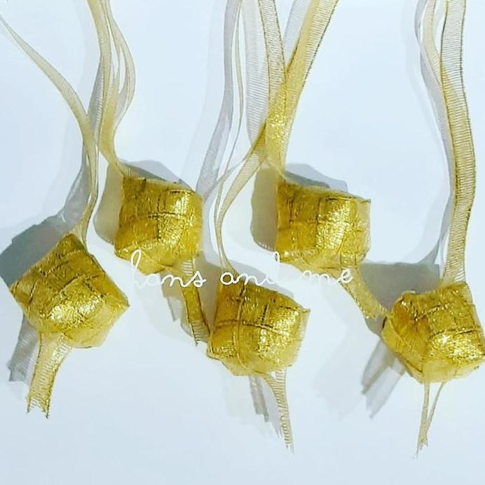 

Cod - Ketupat Pita Hias Emas 4Cm Hiasan Parcel Idul Fitri Lebaran (Per Buah)