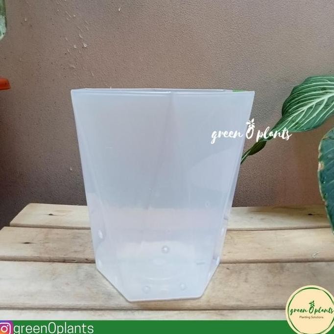 Pot Tabitha Diamond 20 Bening Berlubang