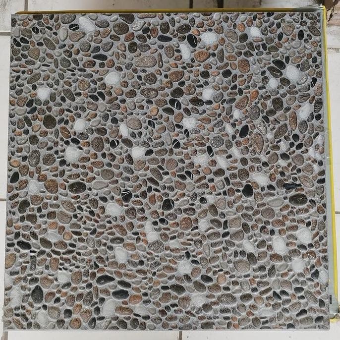 KERAMIK LANTAI 40X40 KASAR MOTIF BATU-ARWANA KW1-LANTAI GARASI