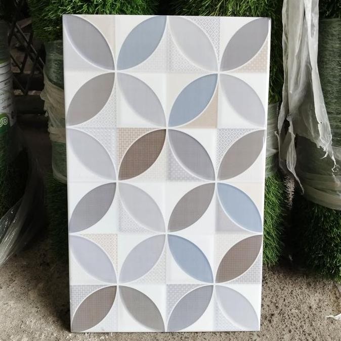 KERAMIK DINDING 25X40 GLOSSY-KERAMIK LANTAI 25X40 -CREAM ISLAND-IKAD