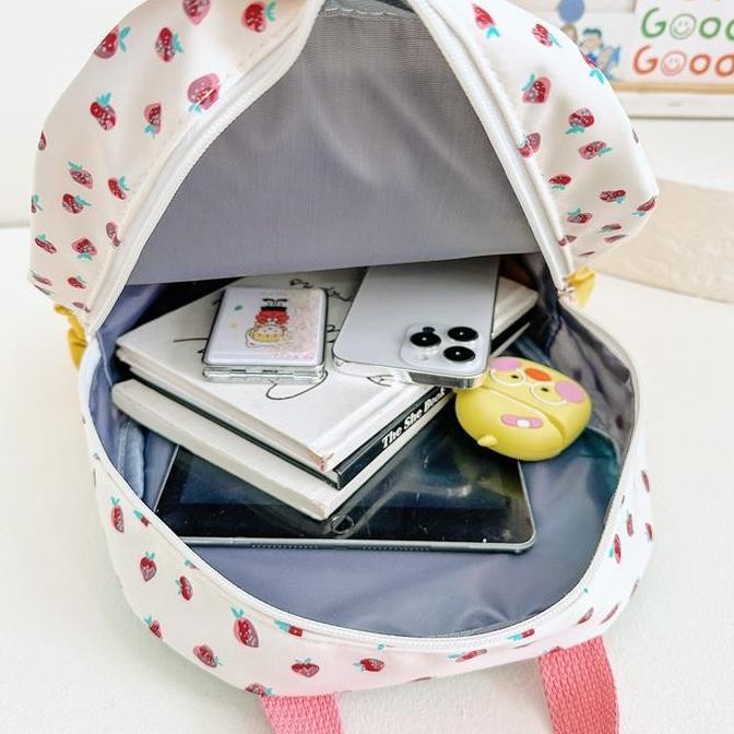 Tas Anak Strawberry Tas Sekolah TK Anak Perempuan Ransel Lucu untuk Jalan-Jalan Aktivitas Keluarga