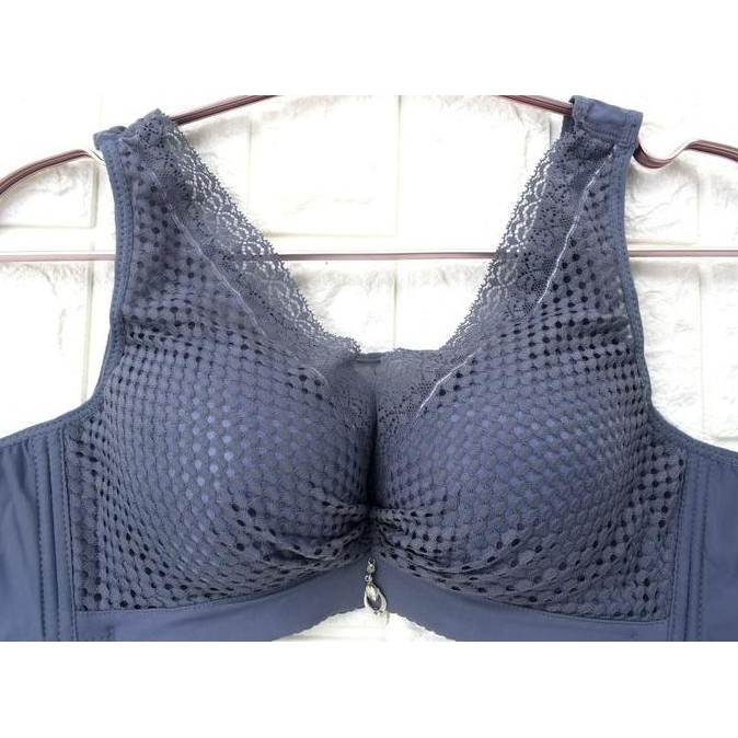 Bbt 068 Bh Wanita Cup C Kemben Bra Busa Tipis Kait 4 Tali Lebar Penutup Samping Lebar Kait 4 Renda S