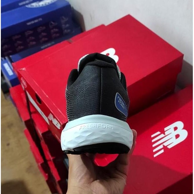 Sepatu Running Nb Fresh Foam 680 V7 Grey Aluminum M680Wn7 Original 100%
