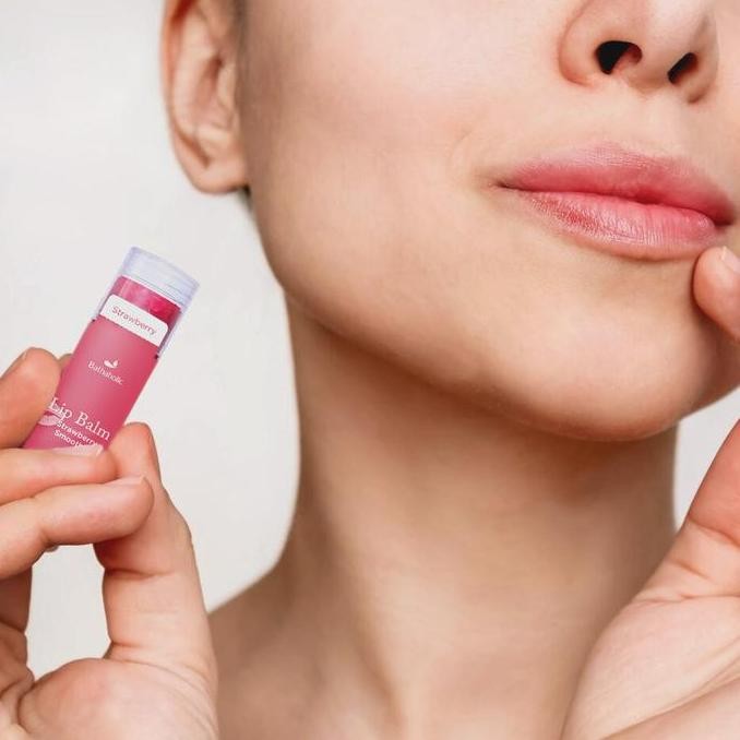 Bathaholic - Strawberry Smoothies Lip Balm Vitamin Bibir