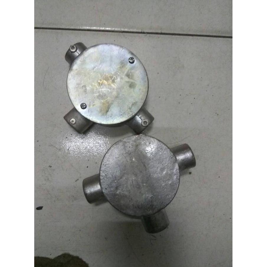 CIRCULAR JUNCTION BOX 3 WAY STEEL / T DUS CABANG 3 TIPE E 19