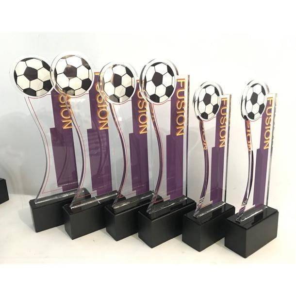TROPHY AKRILIK