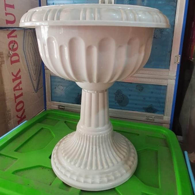 Pot Bunga Kaki 592 Putih / Pot Piala 592 Putih / Pot Bunga Tinggi
