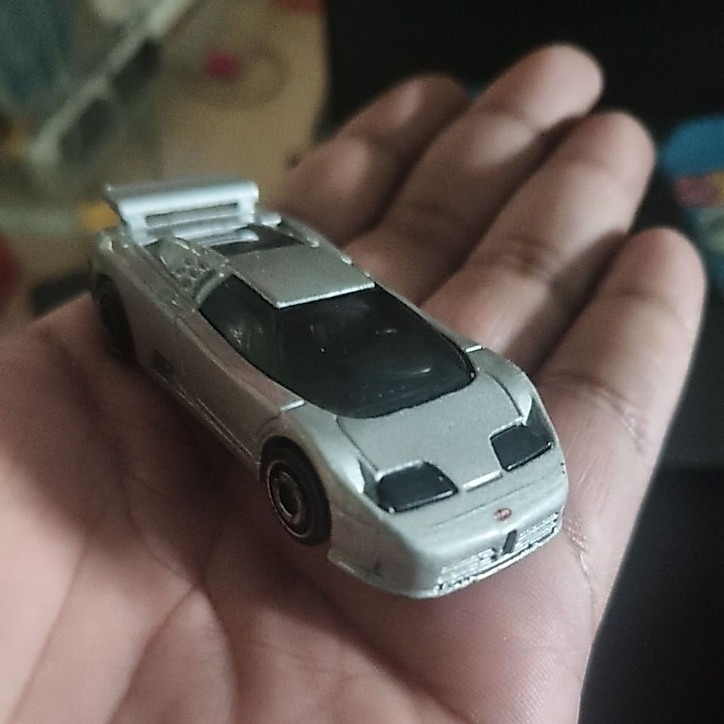 Hotwheels LooseBugatti EB110 SS Grey abu