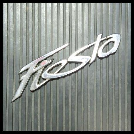 DISKON EMBLEM LOGO FIESTA FORD FIESTA S ORIGINAL 